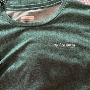 Green Columbia t shirt